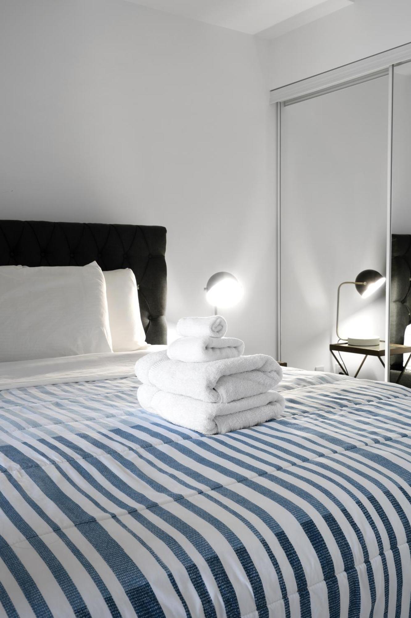 Downtown Toronto 1 Bdrm Condo With Parking And Views Dış mekan fotoğraf